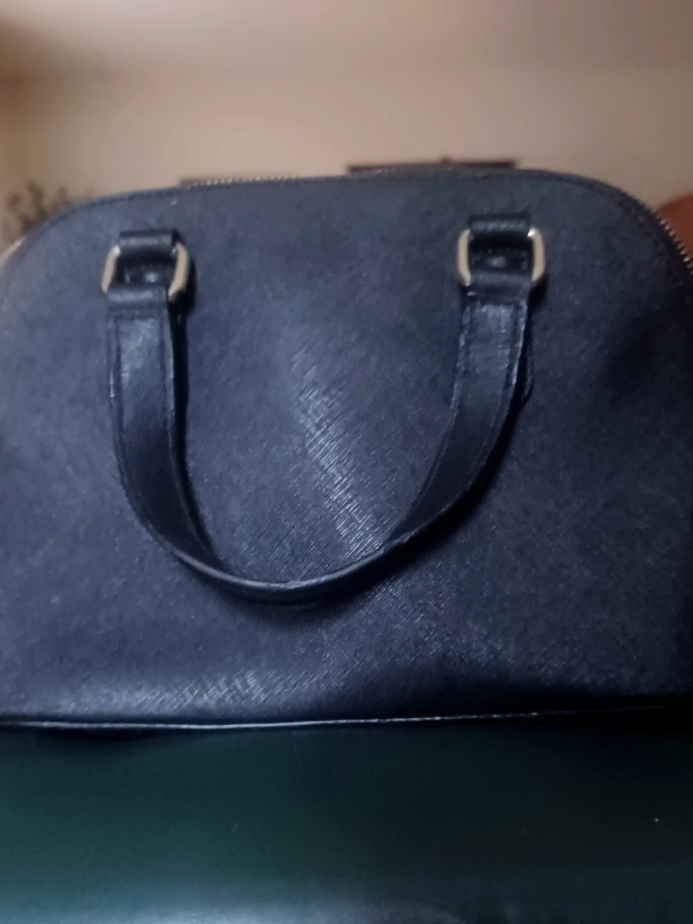 DKNYC BLACK DOME SATCHEL w/GOLDTONE LOGO EMBLEM